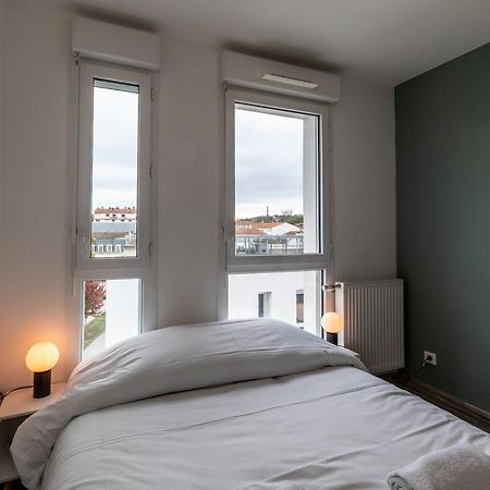 Be My Home - Les Mots Bleus Lyon Buitenkant foto